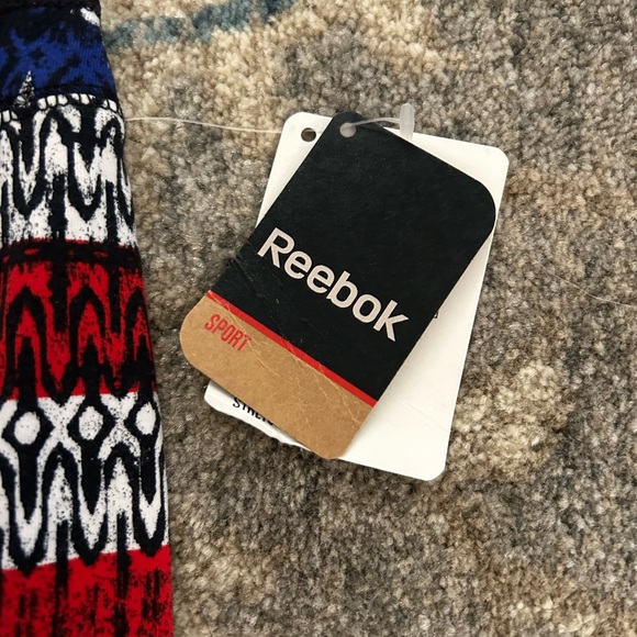 🎅🏻 REEBOK SPORT STRETCH COTTON TIGHT FIT CAPRI LEGGINGS SMALL NWT $35 - Picture 4 of 12